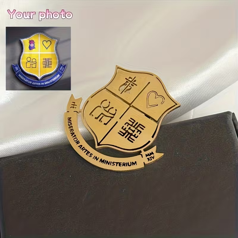 Broche con logotipo personaliz - Men Accessories Logo reseña y precio